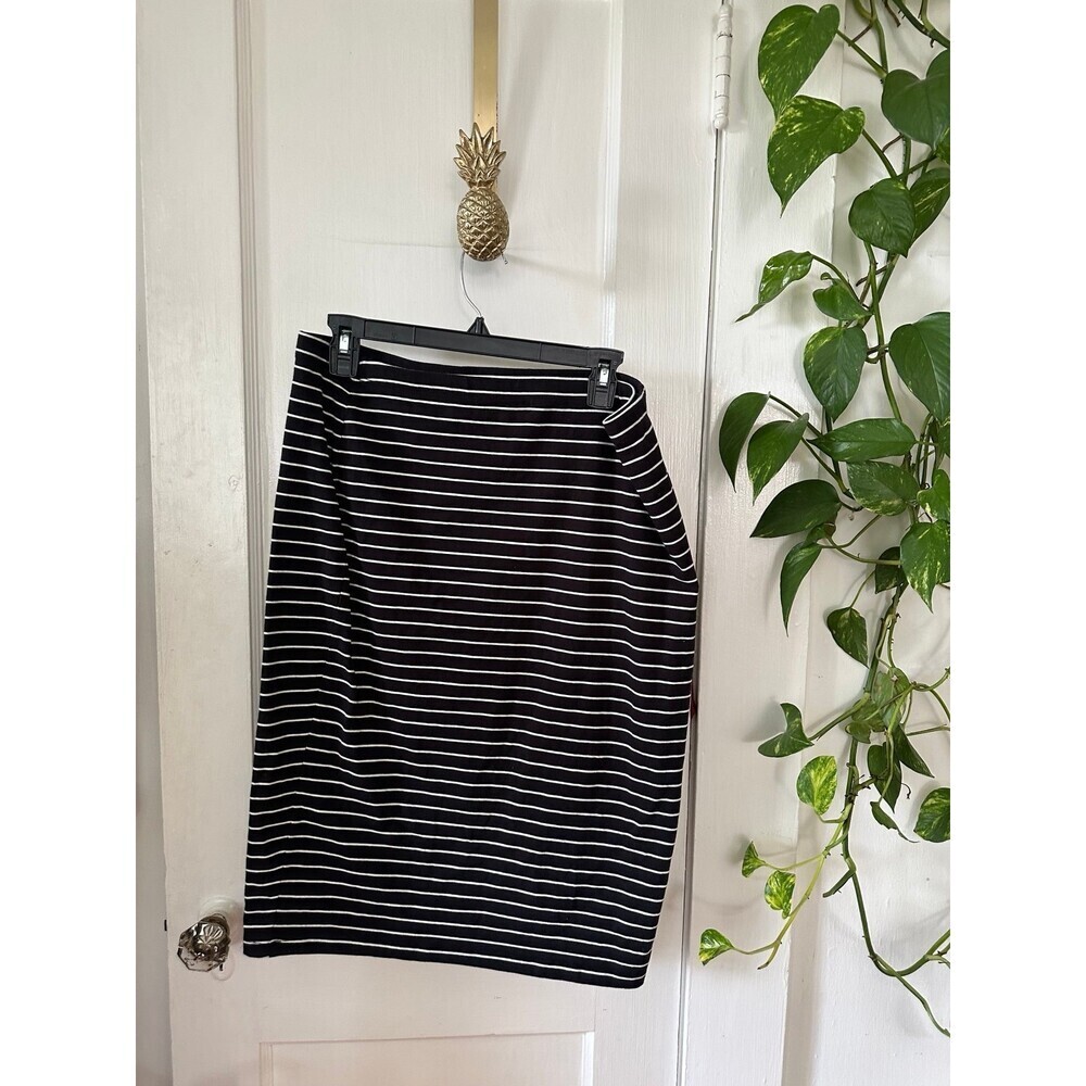 Women’s size x-large black and white striped skirt